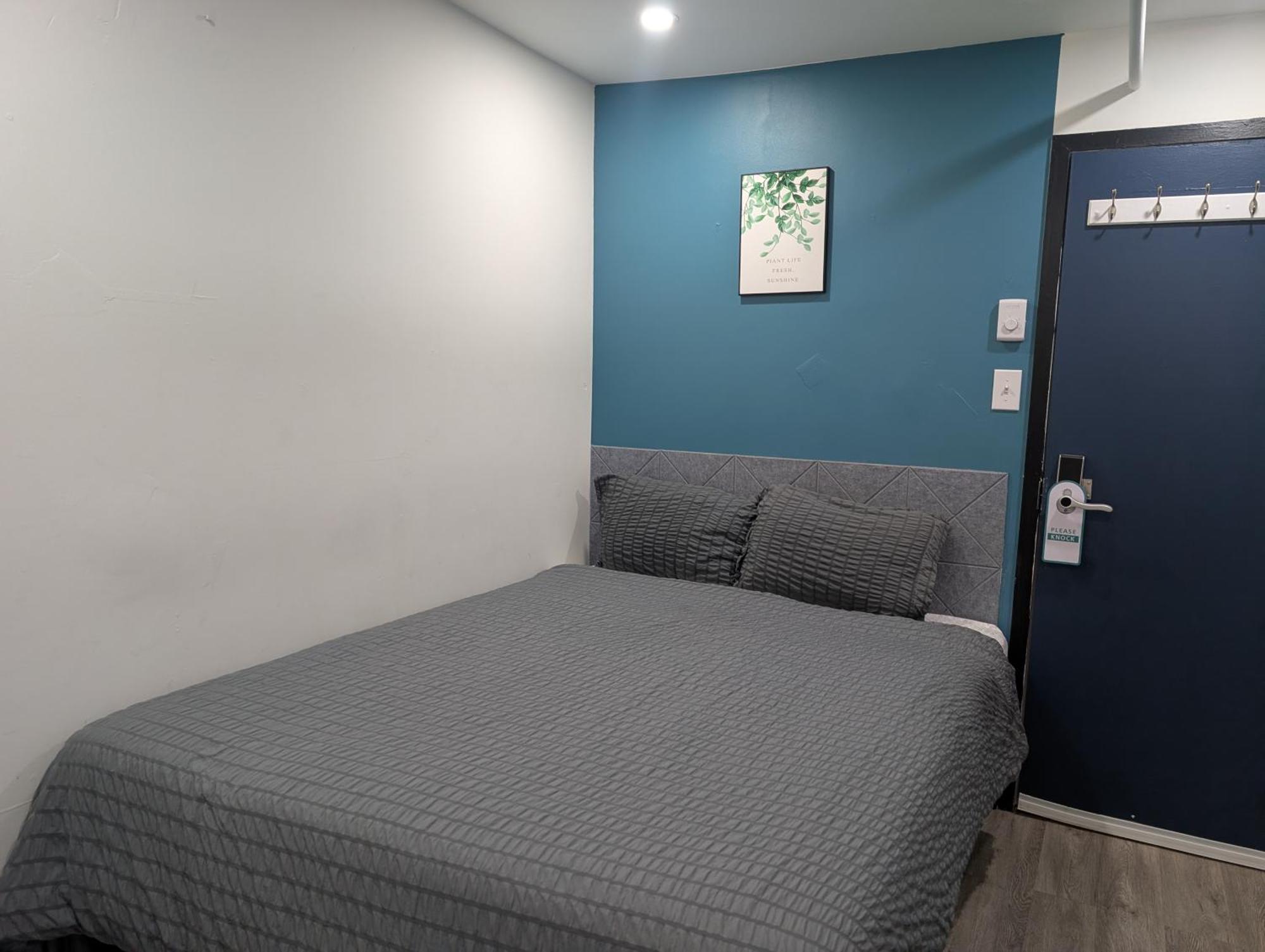 Apd Hotel, Montreal